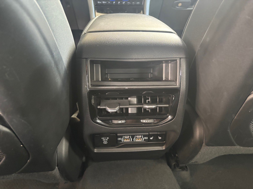 2022 Jeep Grand Cherokee Image 25