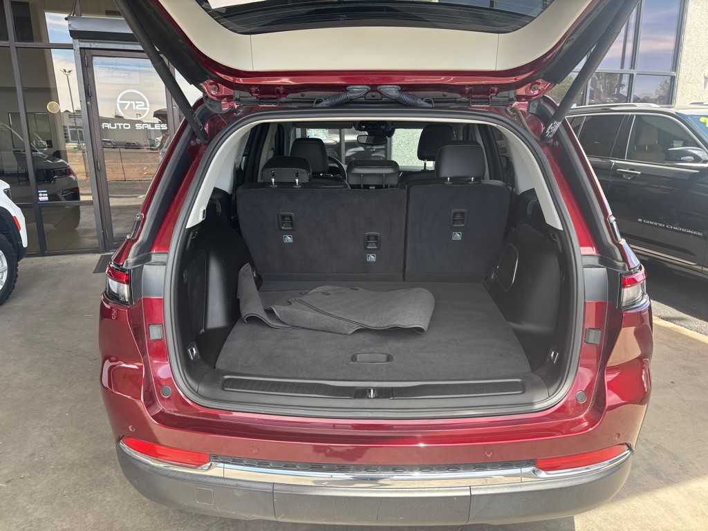 2022 Jeep Grand Cherokee Image 28