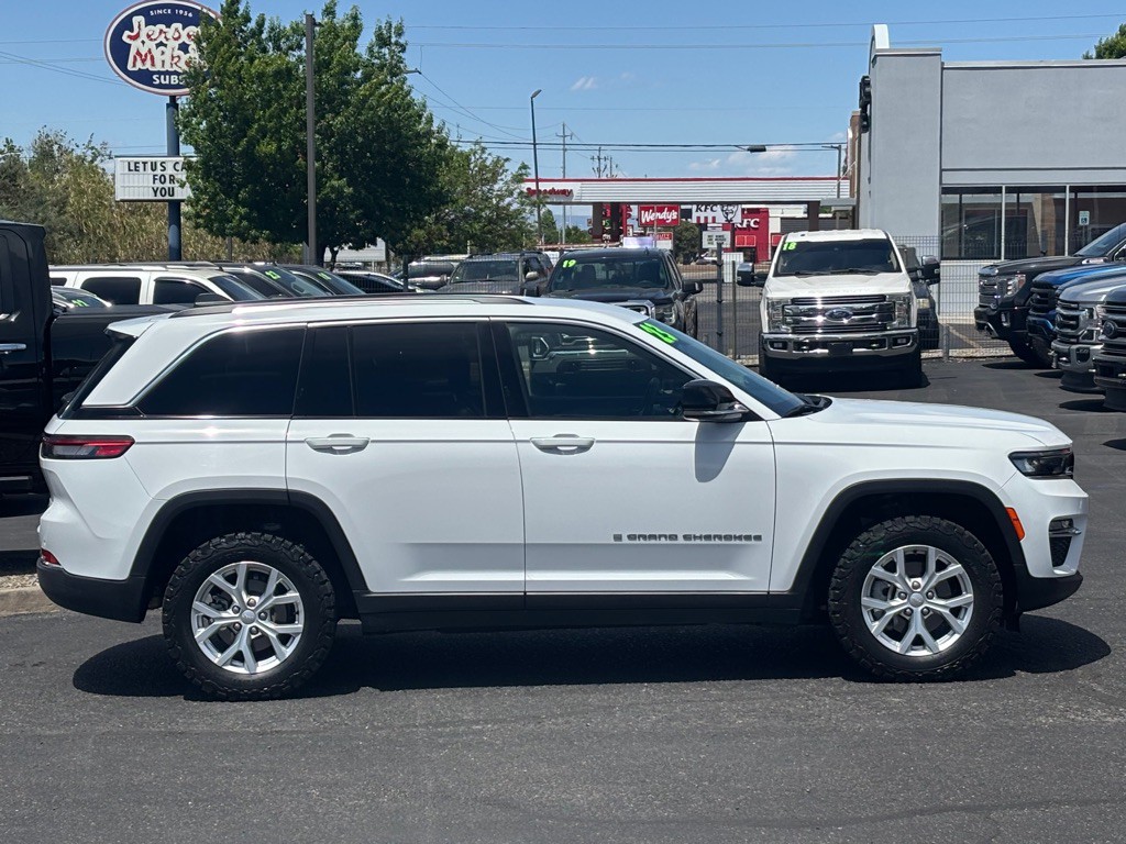 2023 Jeep Grand Cherokee Image 3