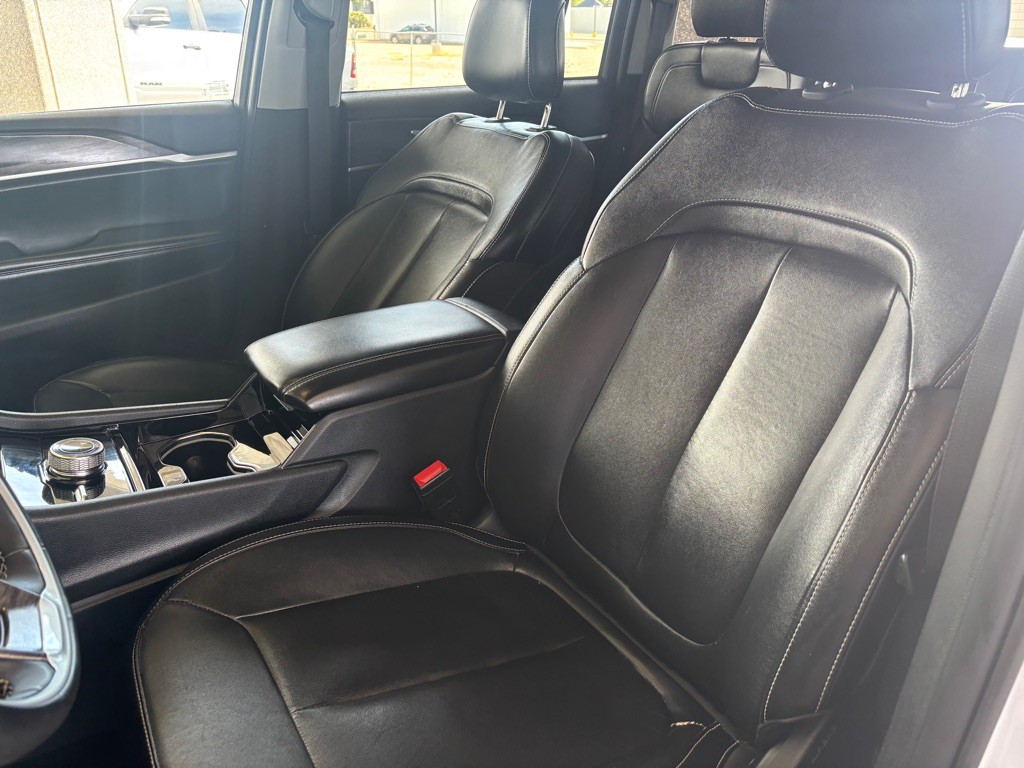 2023 Jeep Grand Cherokee Image 6