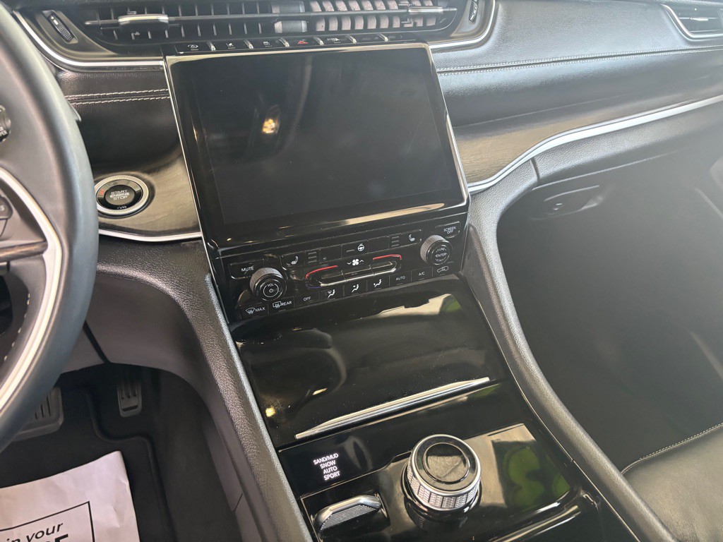 2023 Jeep Grand Cherokee Image 11