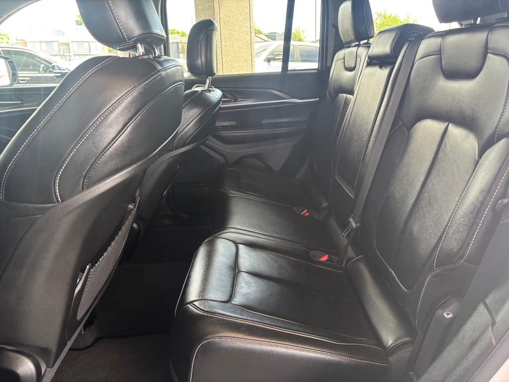 2023 Jeep Grand Cherokee Image 21