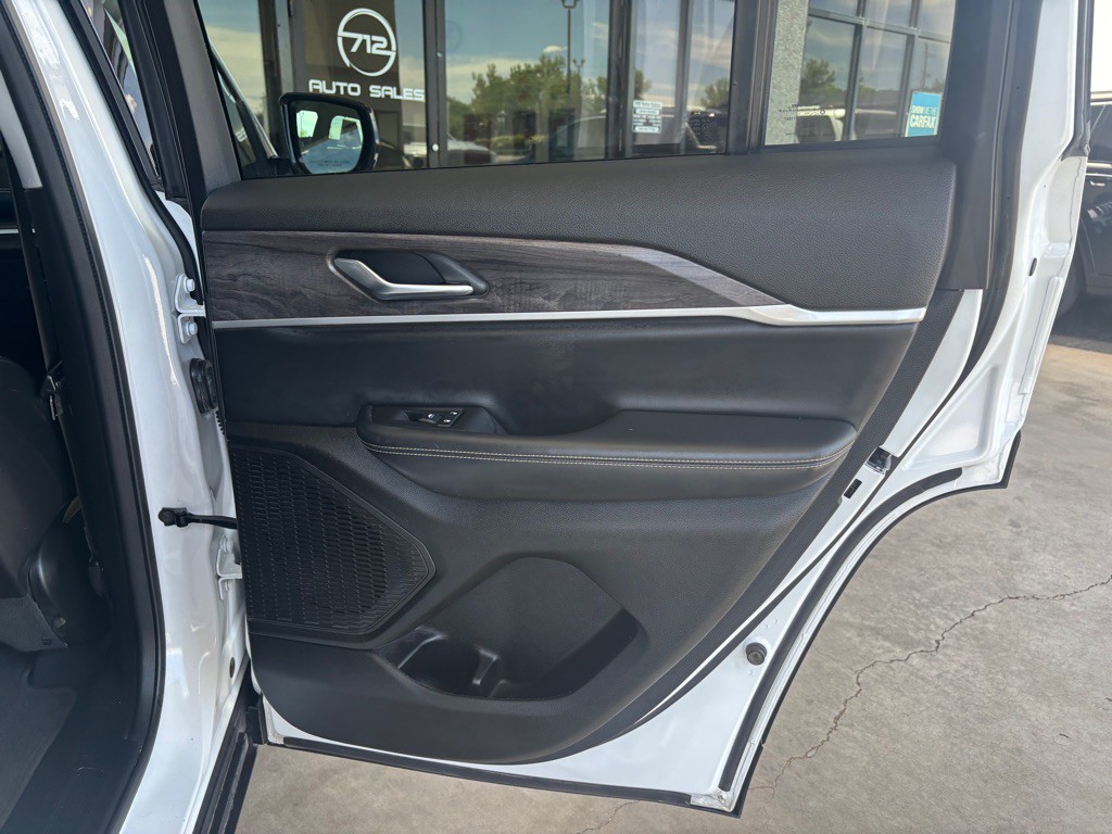 2023 Jeep Grand Cherokee Image 33