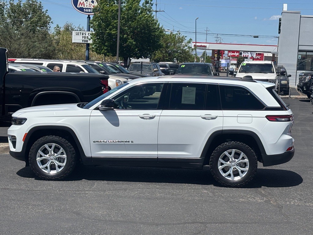 2023 Jeep Grand Cherokee Image 41