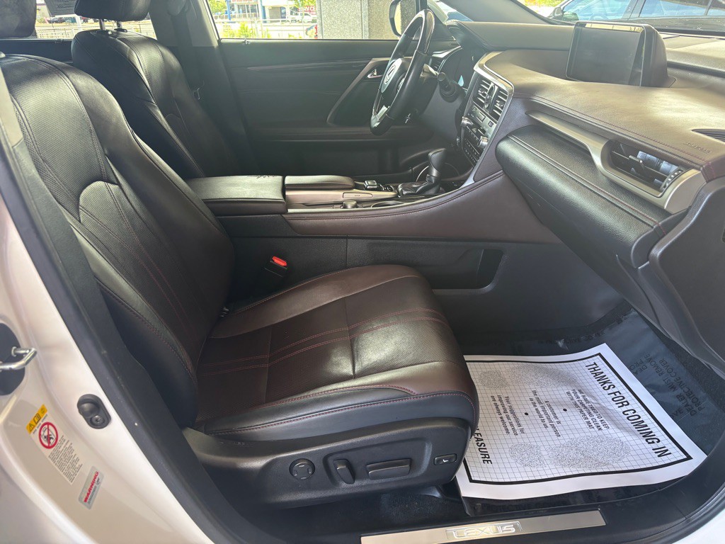 2016 Lexus RX Image 40