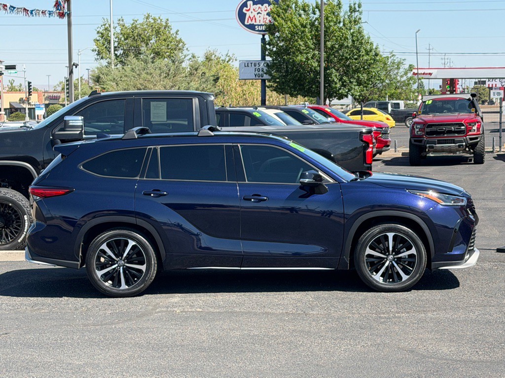 2022 Toyota Highlander Image 3