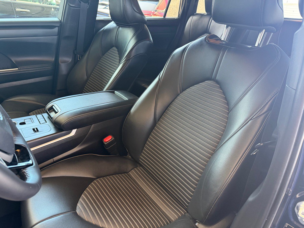 2022 Toyota Highlander Image 6