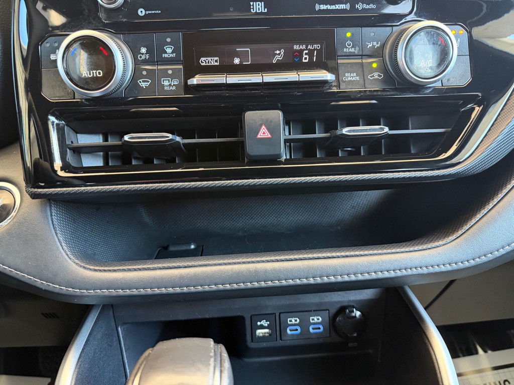 2022 Toyota Highlander Image 14