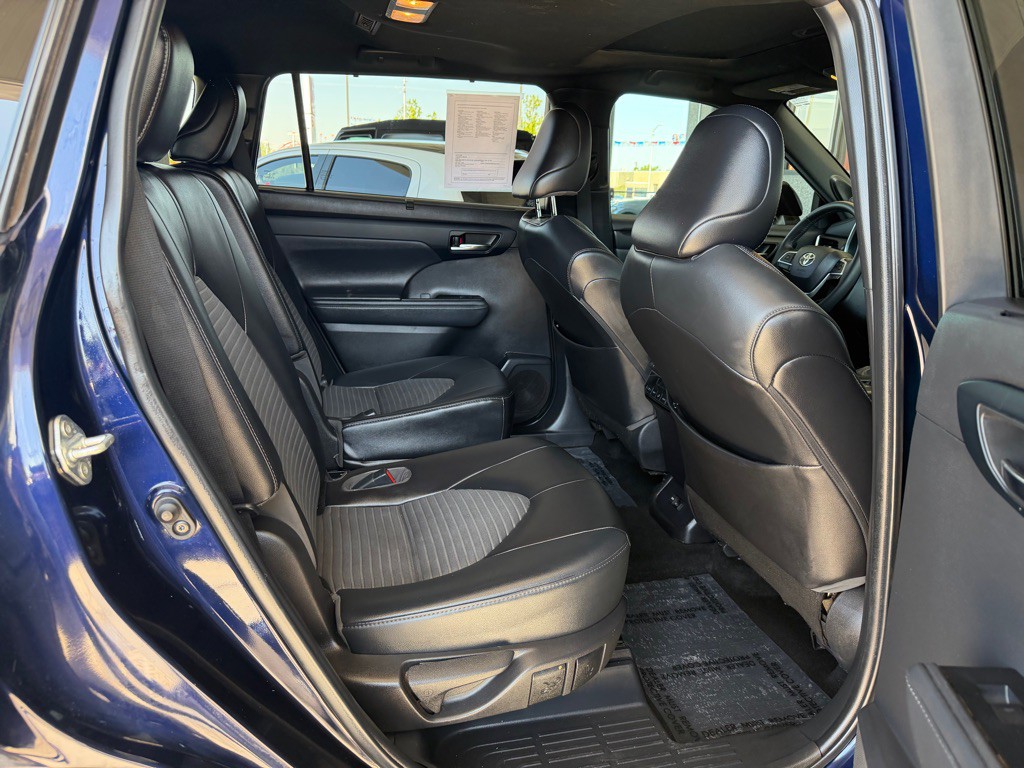 2022 Toyota Highlander Image 34