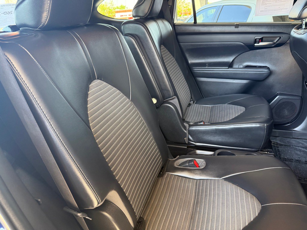 2022 Toyota Highlander Image 35