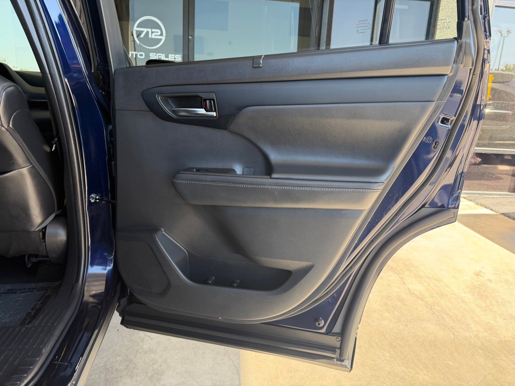 2022 Toyota Highlander Image 37