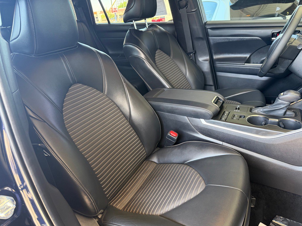 2022 Toyota Highlander Image 39
