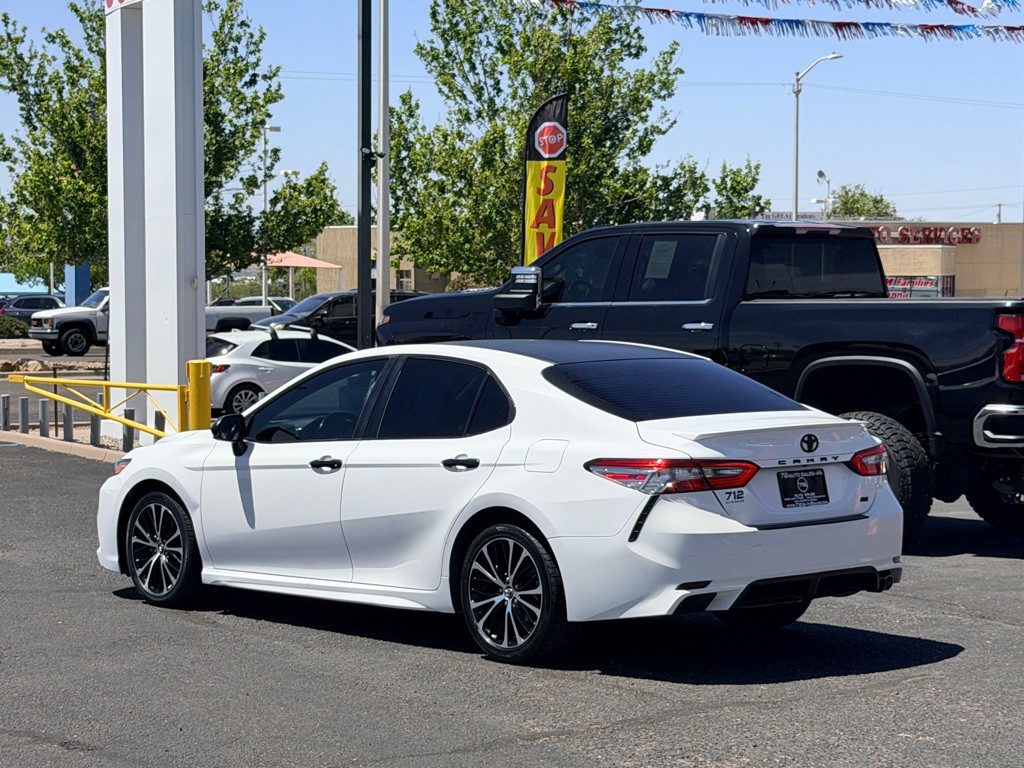 2018 Toyota Camry Image 27