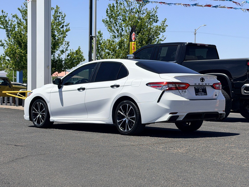 2018 Toyota Camry Image 28
