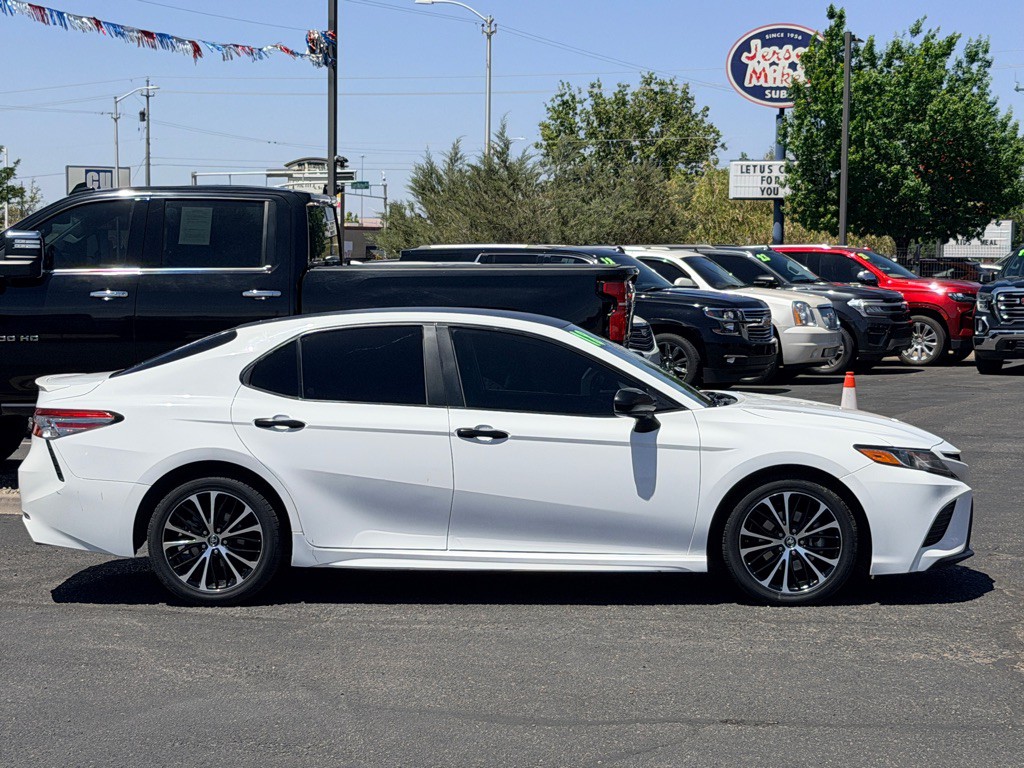 2018 Toyota Camry Image 34