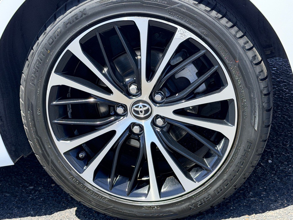 2018 Toyota Camry Image 40