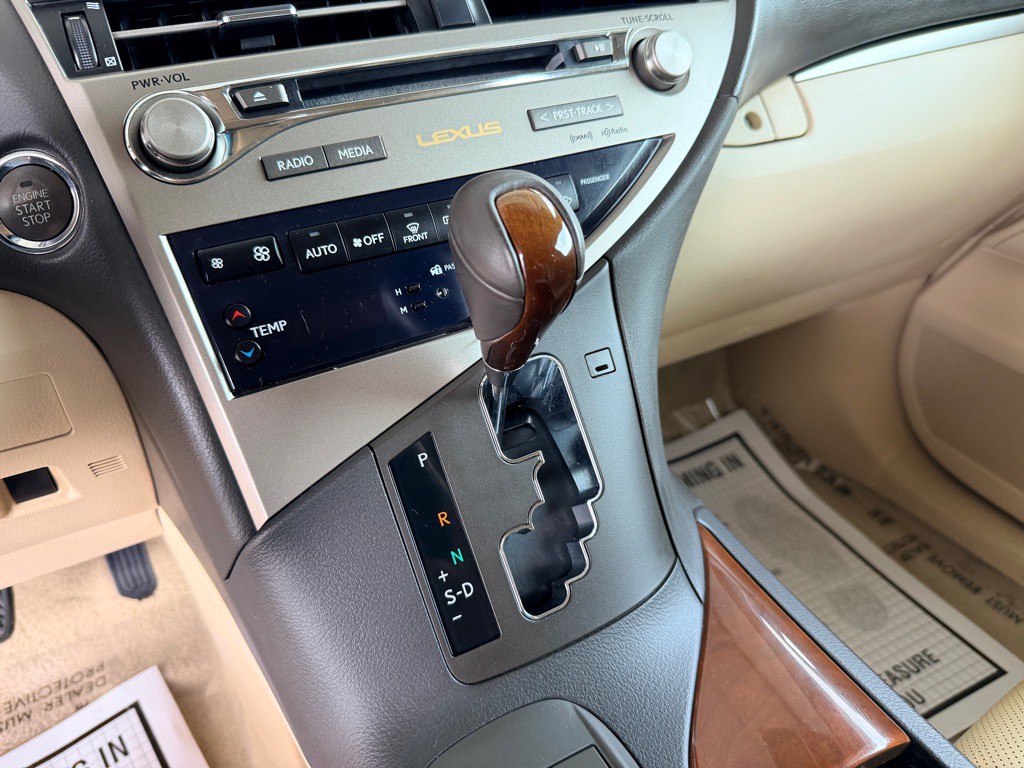 2013 Lexus RX Image 12