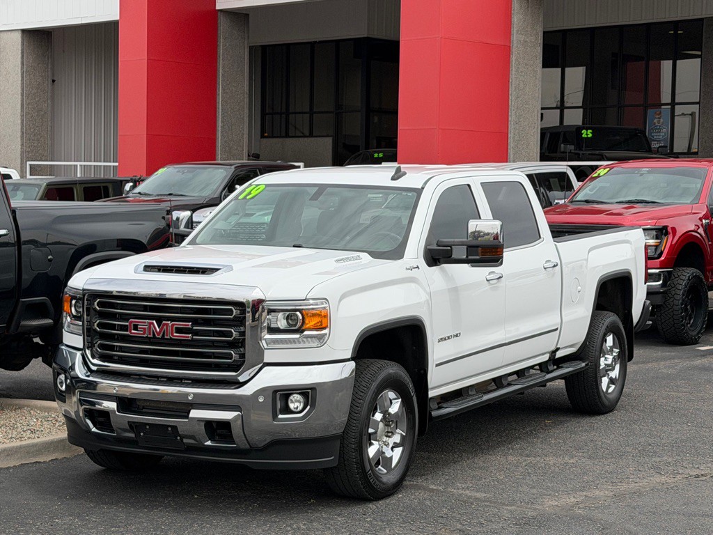 2019 GMC Sierra Image 1