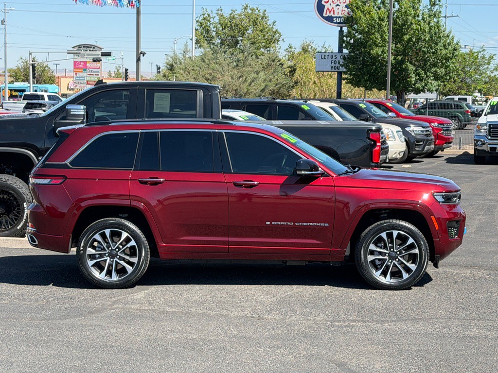 2022 Jeep Grand Cherokee Image 3