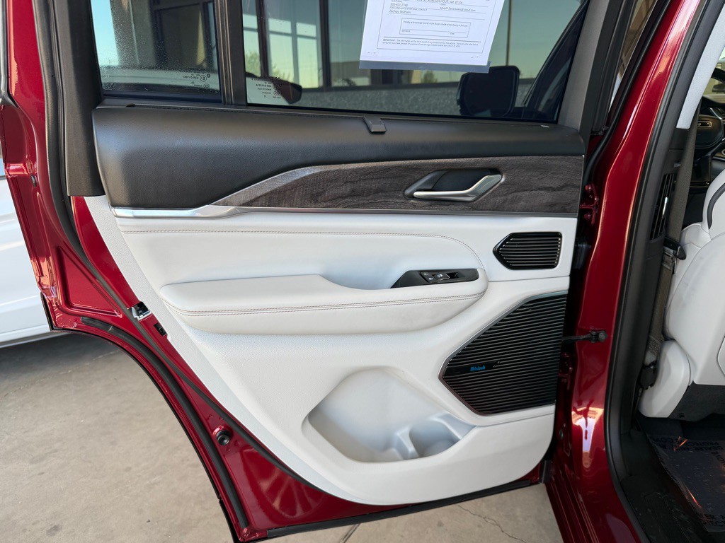 2022 Jeep Grand Cherokee Image 29