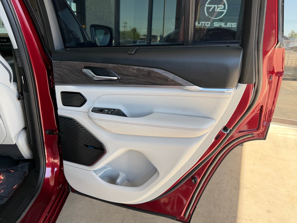 2022 Jeep Grand Cherokee Image 37