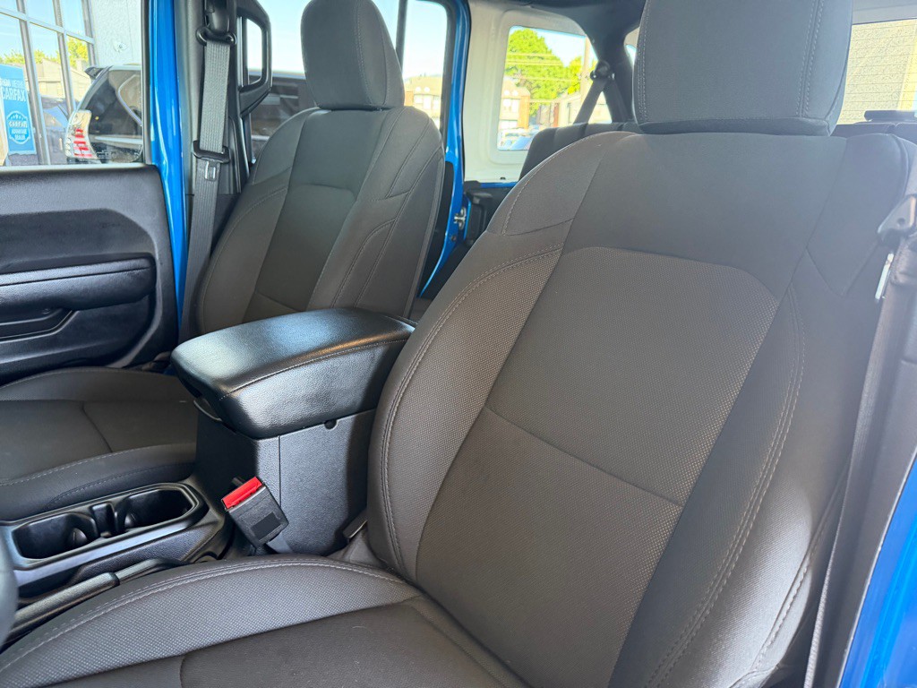 2023 Jeep Wrangler Image 6