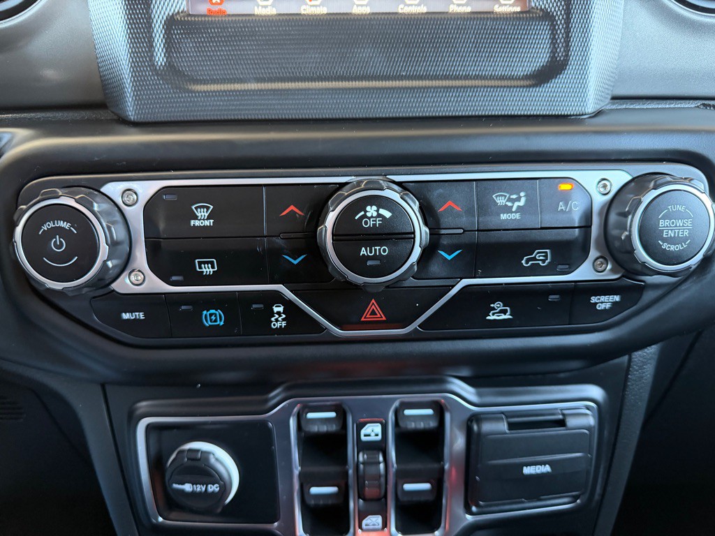 2023 Jeep Wrangler Image 15