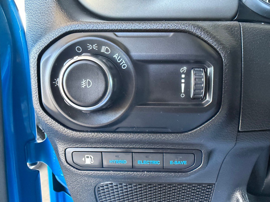 2023 Jeep Wrangler Image 18