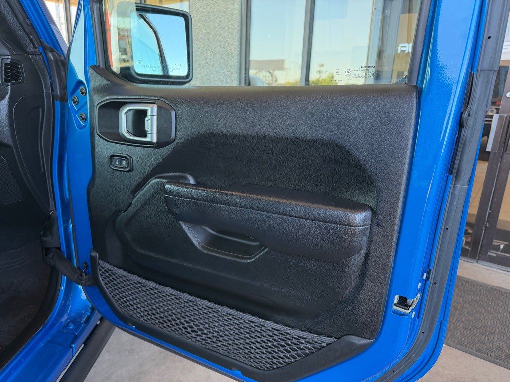 2023 Jeep Wrangler Image 38