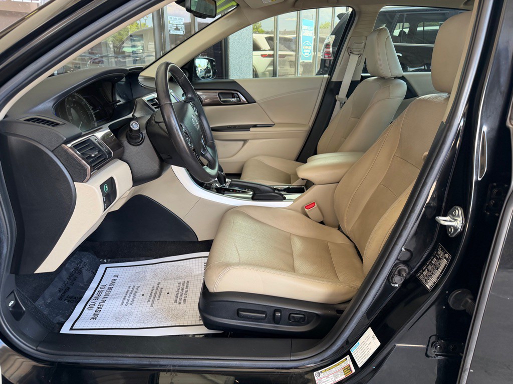 2017 Honda Accord Image 5