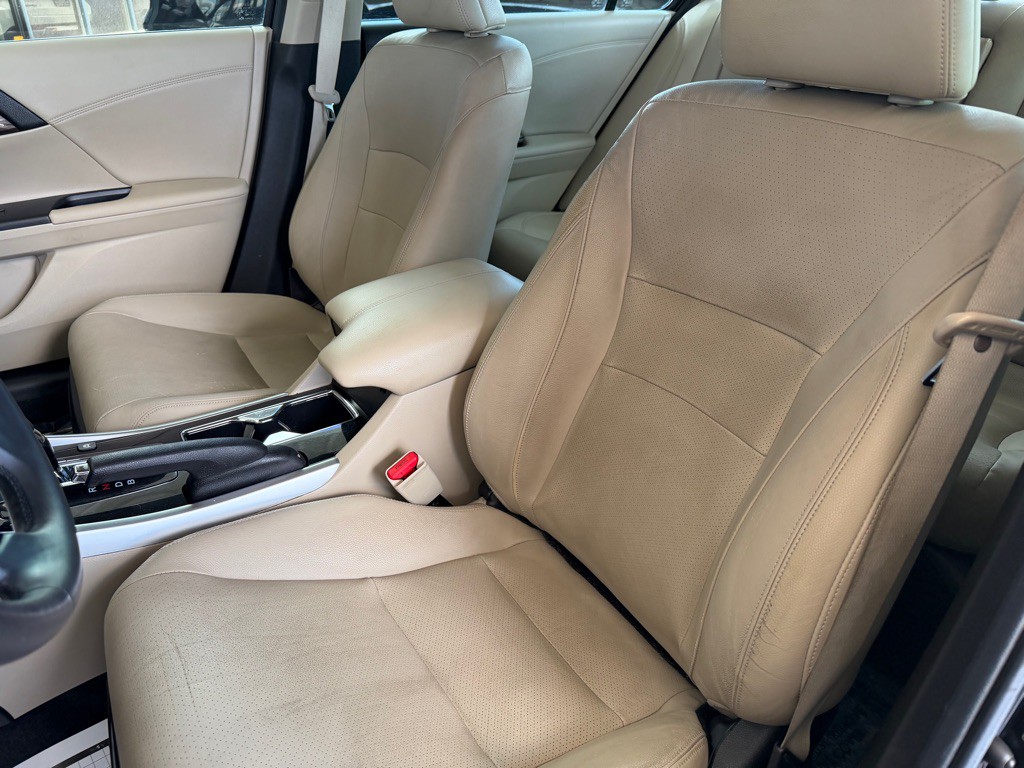 2017 Honda Accord Image 6