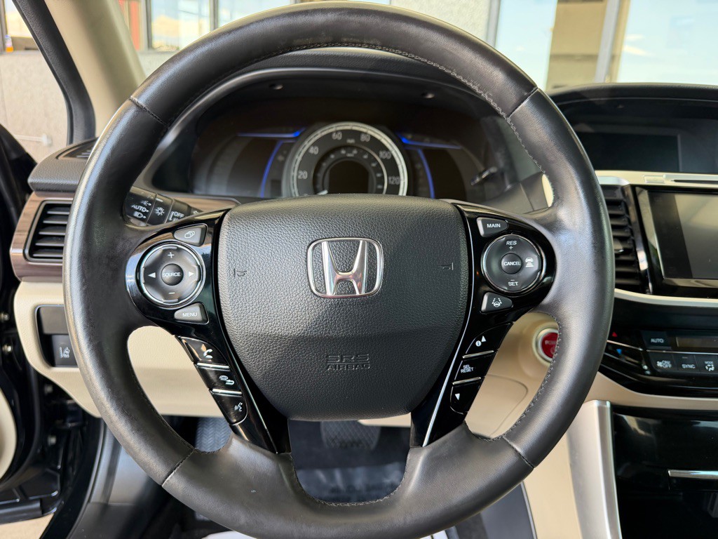 2017 Honda Accord Image 8