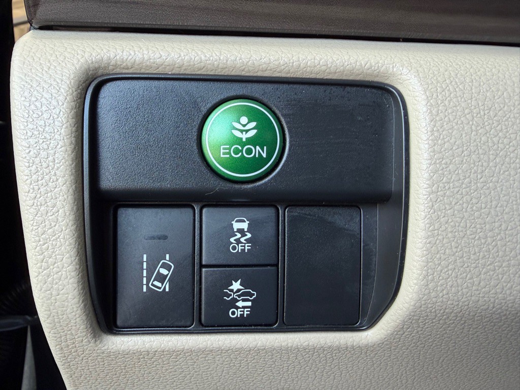 2017 Honda Accord Image 21