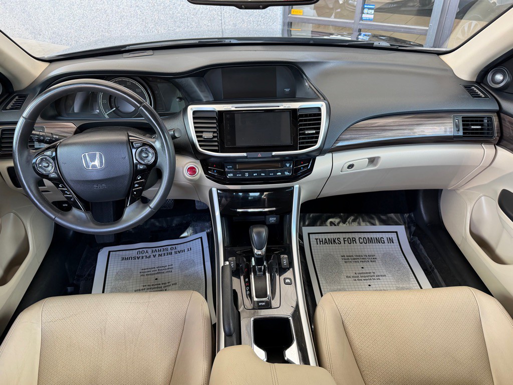 2017 Honda Accord Image 29