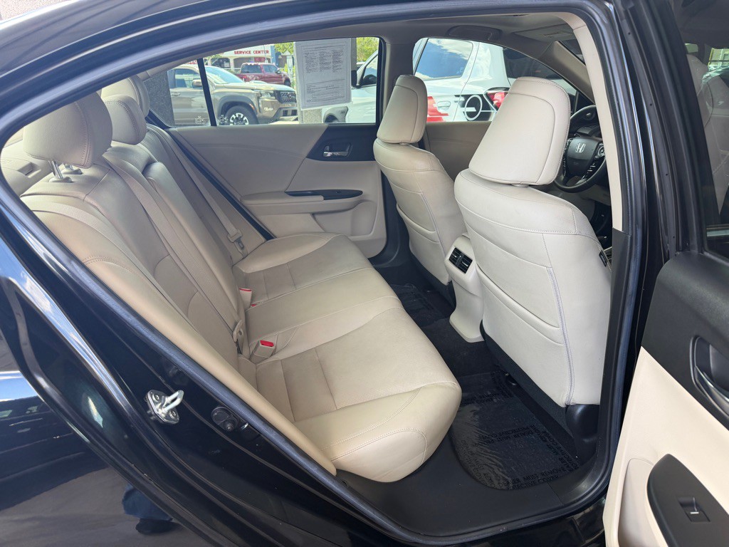 2017 Honda Accord Image 35