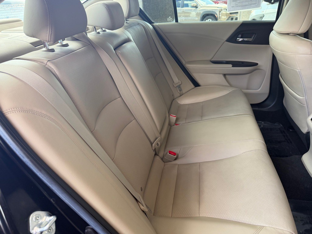 2017 Honda Accord Image 36
