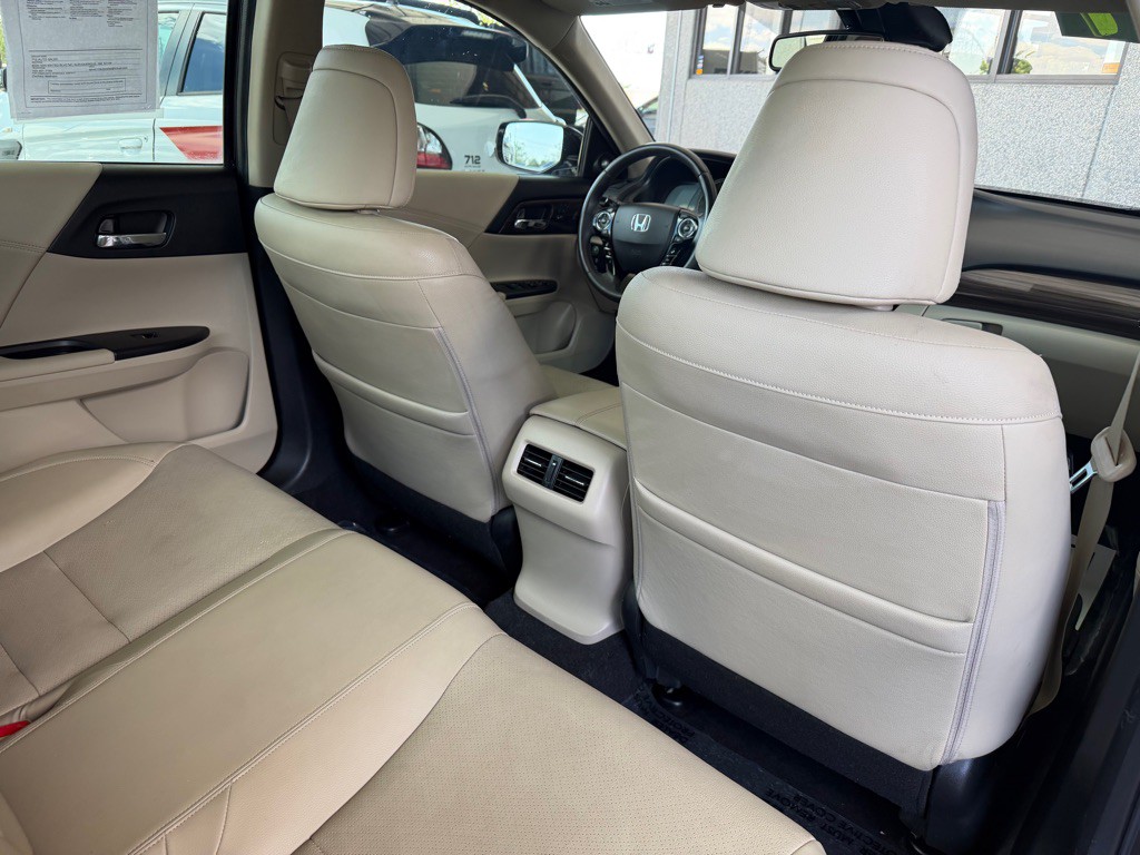 2017 Honda Accord Image 37