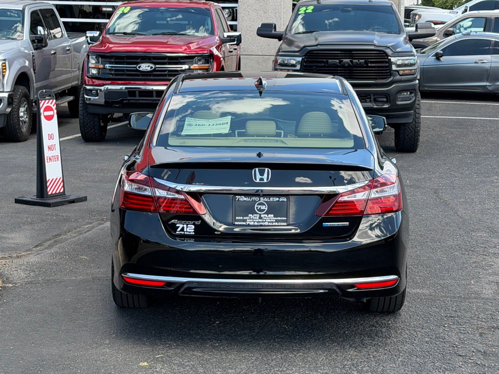 2017 Honda Accord Image 51