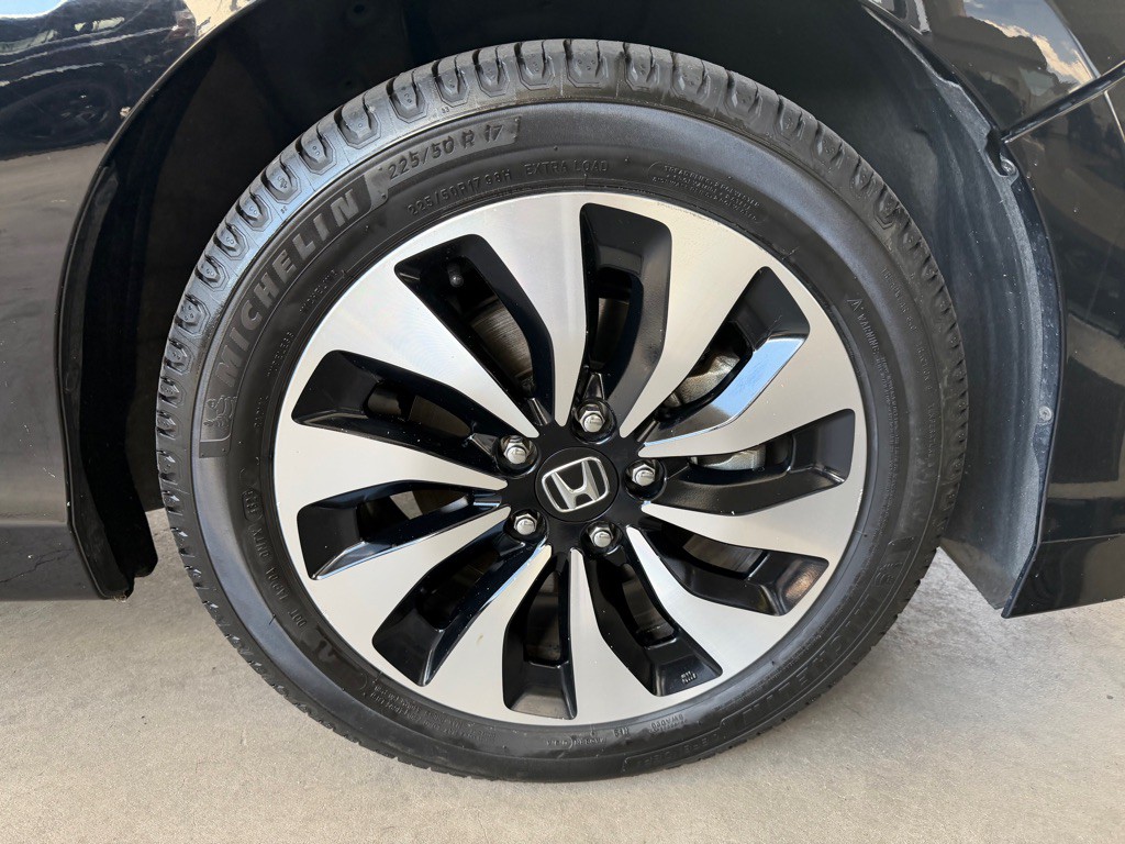 2017 Honda Accord Image 61