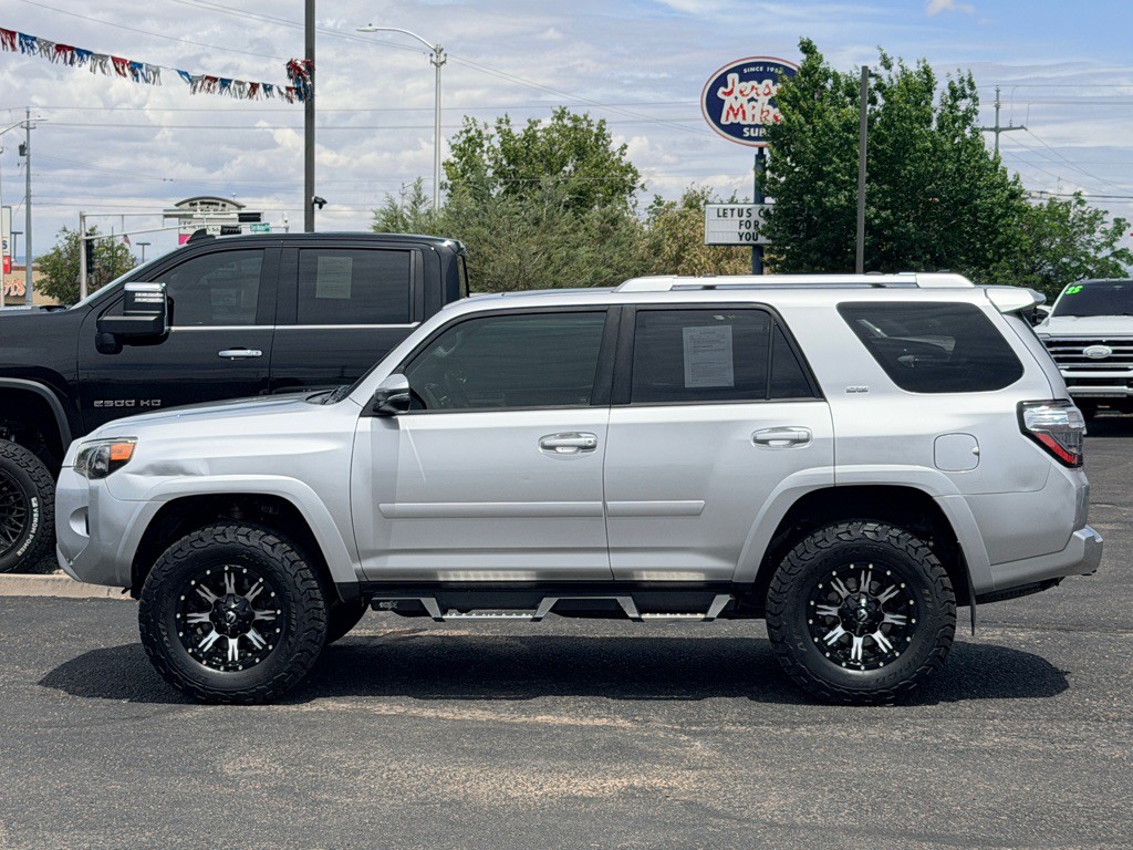 2018 Toyota 4Runner Image 2