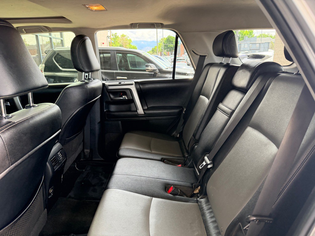 2018 Toyota 4Runner Image 17
