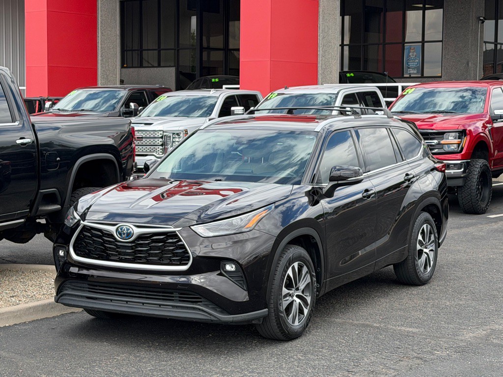 2022 Toyota Highlander Image 1