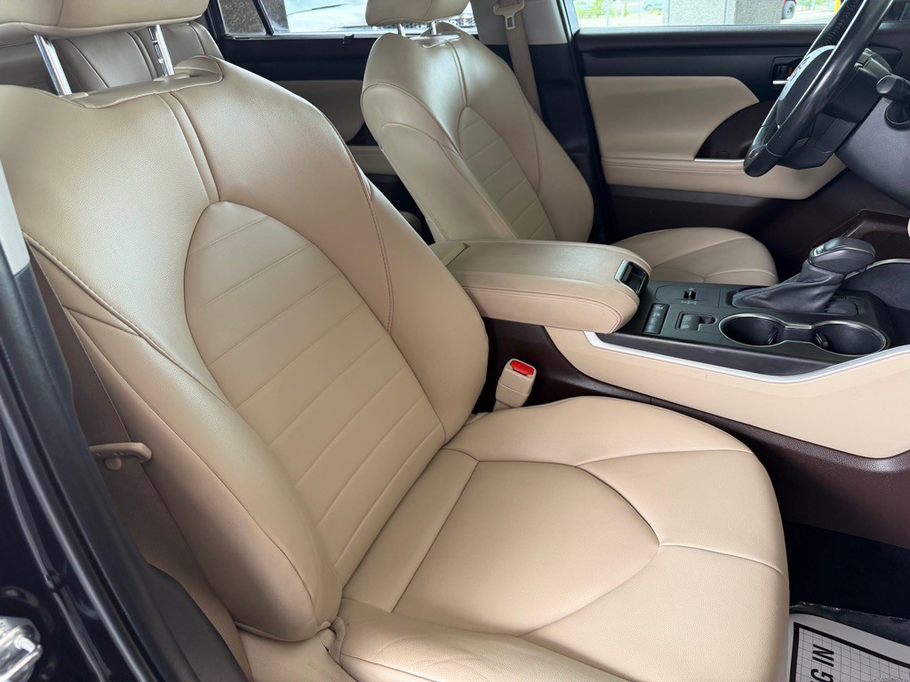 2022 Toyota Highlander Image 38