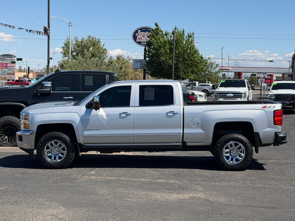2019 Chevrolet Silverado 1500 Image 2