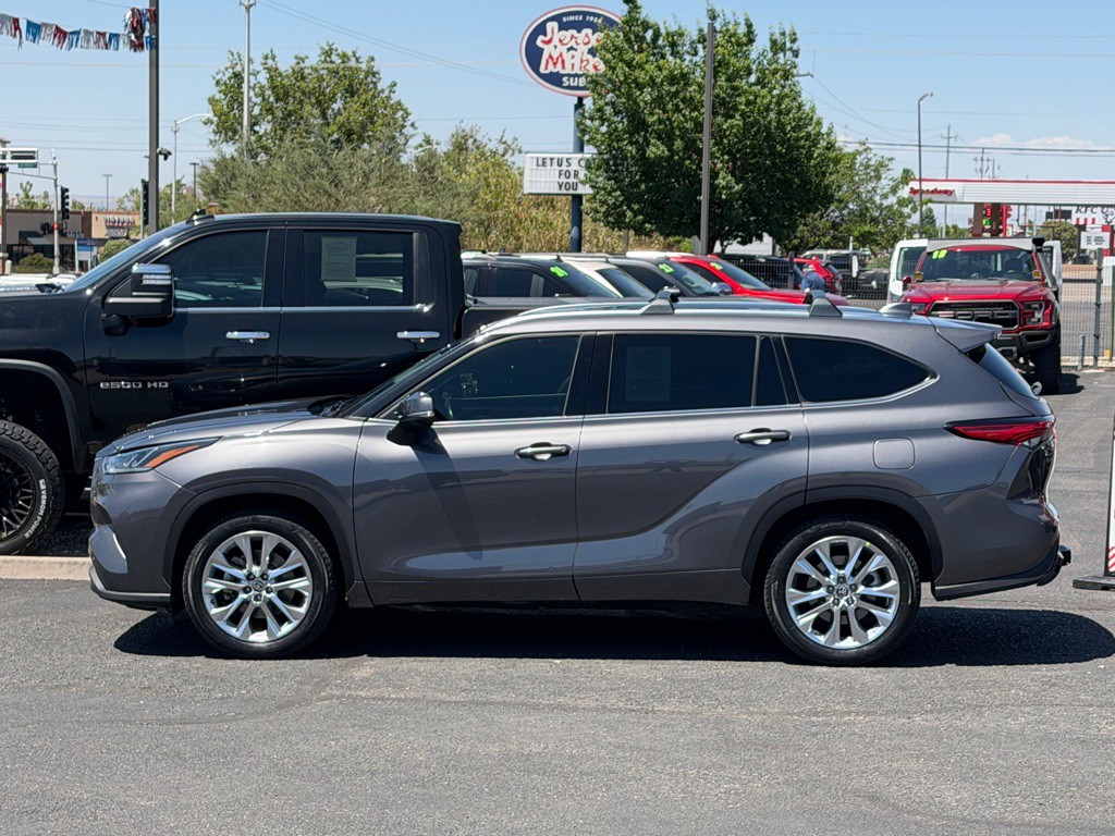 2021 Toyota Highlander Image 2