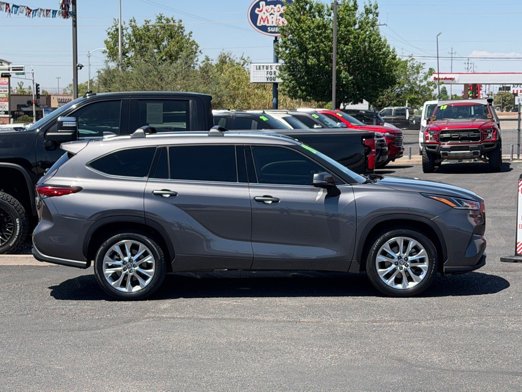 2021 Toyota Highlander Image 3