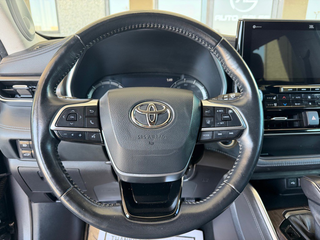 2021 Toyota Highlander Image 8