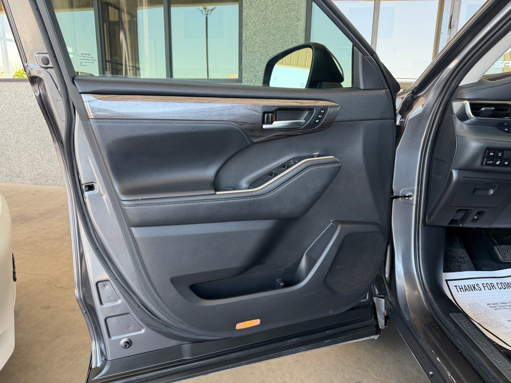 2021 Toyota Highlander Image 20
