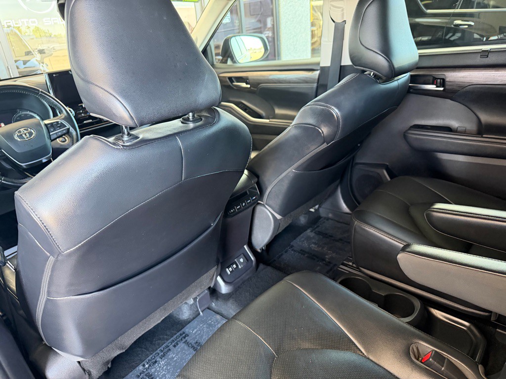 2021 Toyota Highlander Image 24