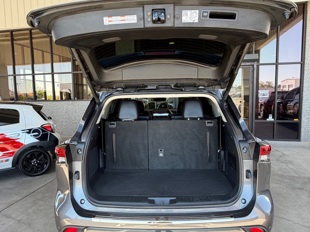 2021 Toyota Highlander Image 30